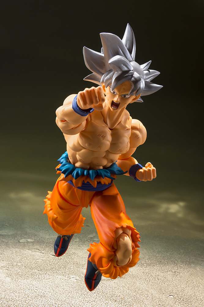 S.H.Figuarts Dragon Ball Son Goku Ultra Instinct Tamashii Nations Bandai