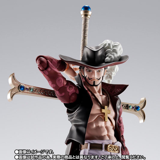 S.H.Figuarts One Piece Dracule Mihawk Hawkeye Tamashii Nations Bandai